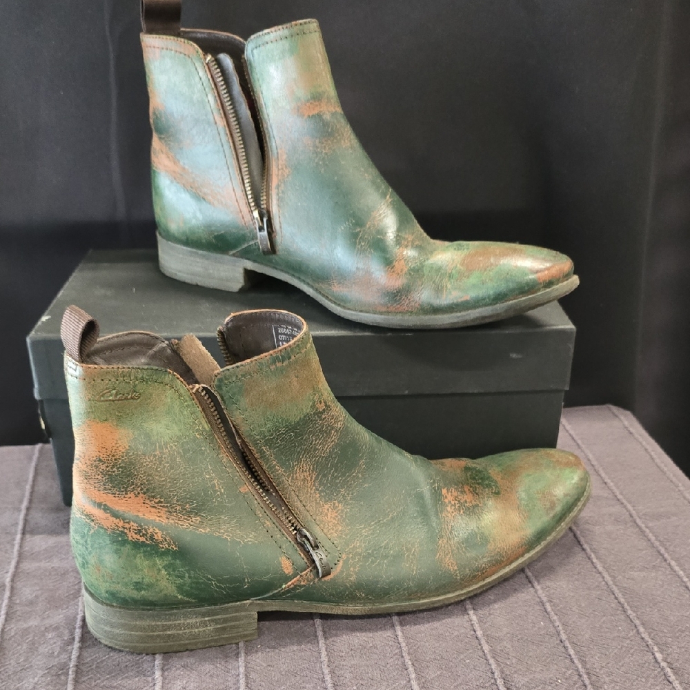 Clarks Men's Distressed Green Leather Boots